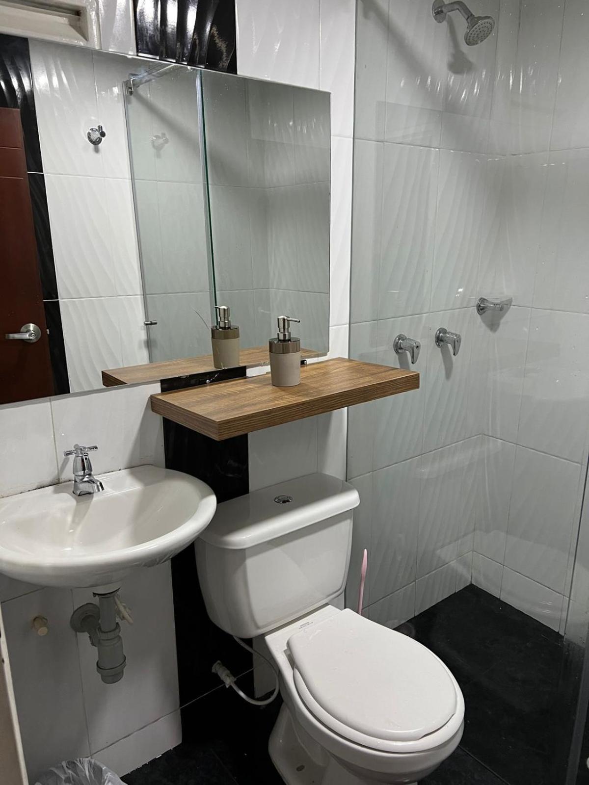 Habitacion Cerca Aeropuerto El Dorado Bogotá Eksteriør billede